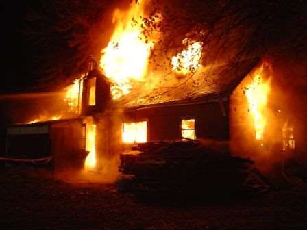 خانه در آتش