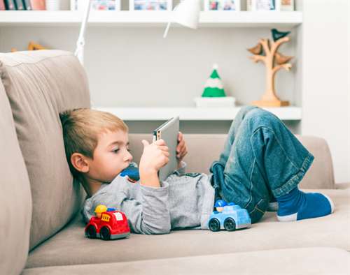 کودک شما هم اعتیاد به تبلت دارد؟