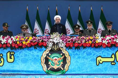 هشدار روحانی به متجاوزان منطقه/ ارتش درخط مقدم اطاعت از رهبری است